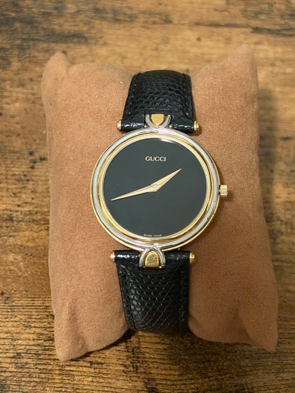 Gucci 4500M Gold Tone Black Dial Watch 31.6mm